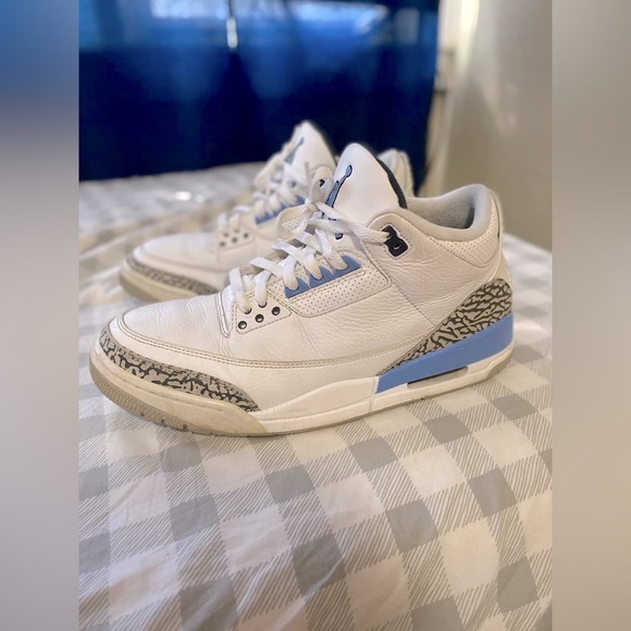 Jordan 3 Unc (Authentic) I have the receipt on goat for proof and send me prices - Picture 1 of 5